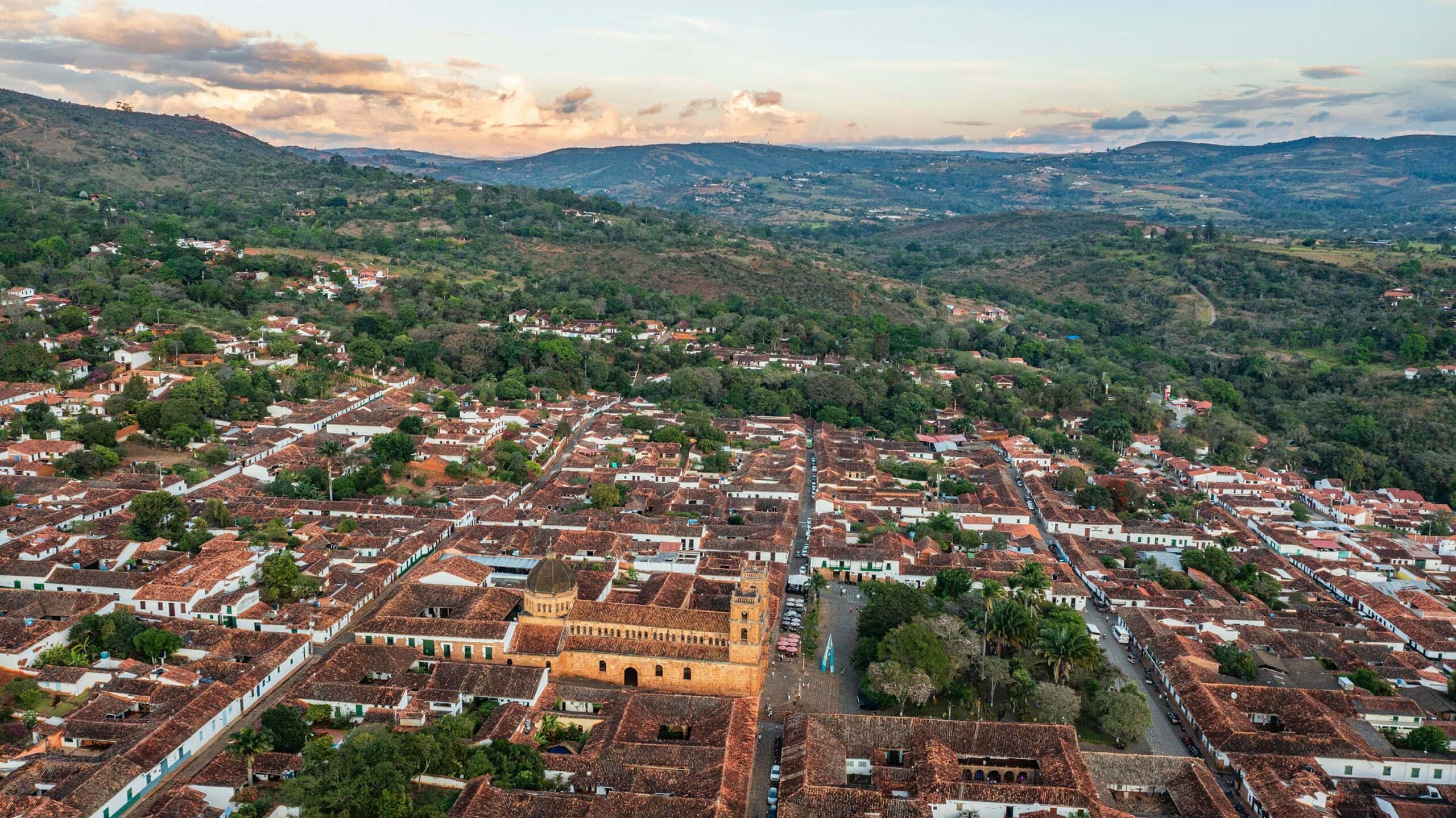 Residential area where you can buy property in Colombia.