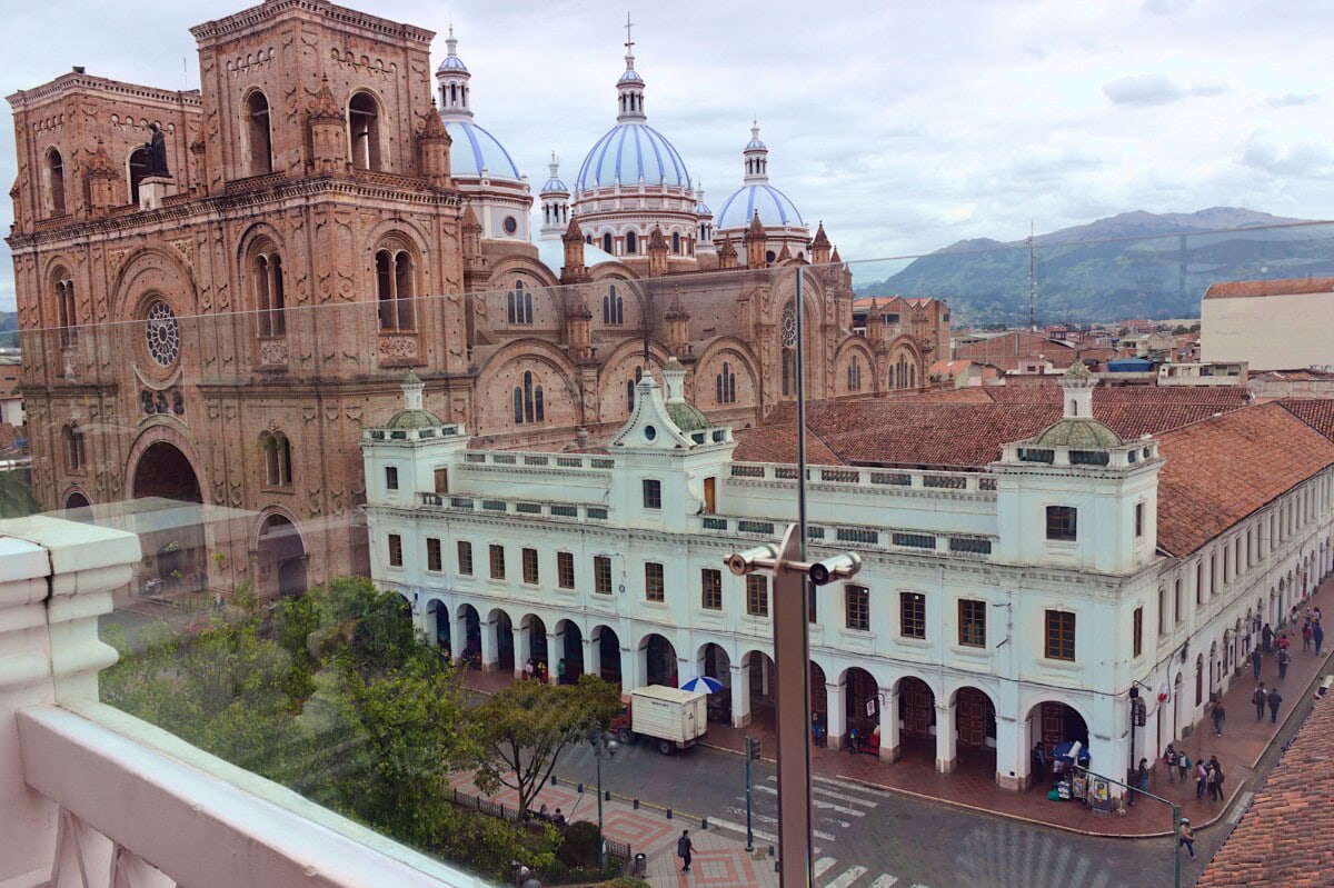 Historical center of Cuenca, Ecuador, with a view of the Catedral Nueva de Cuenca