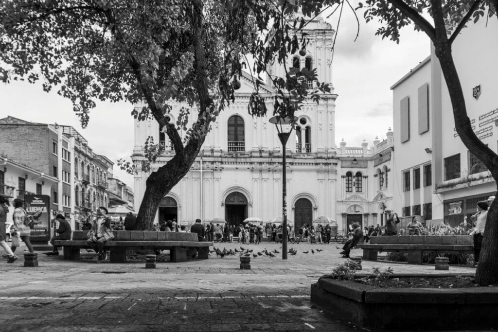 Black-and-white photo of central Cuenca in Ecuador